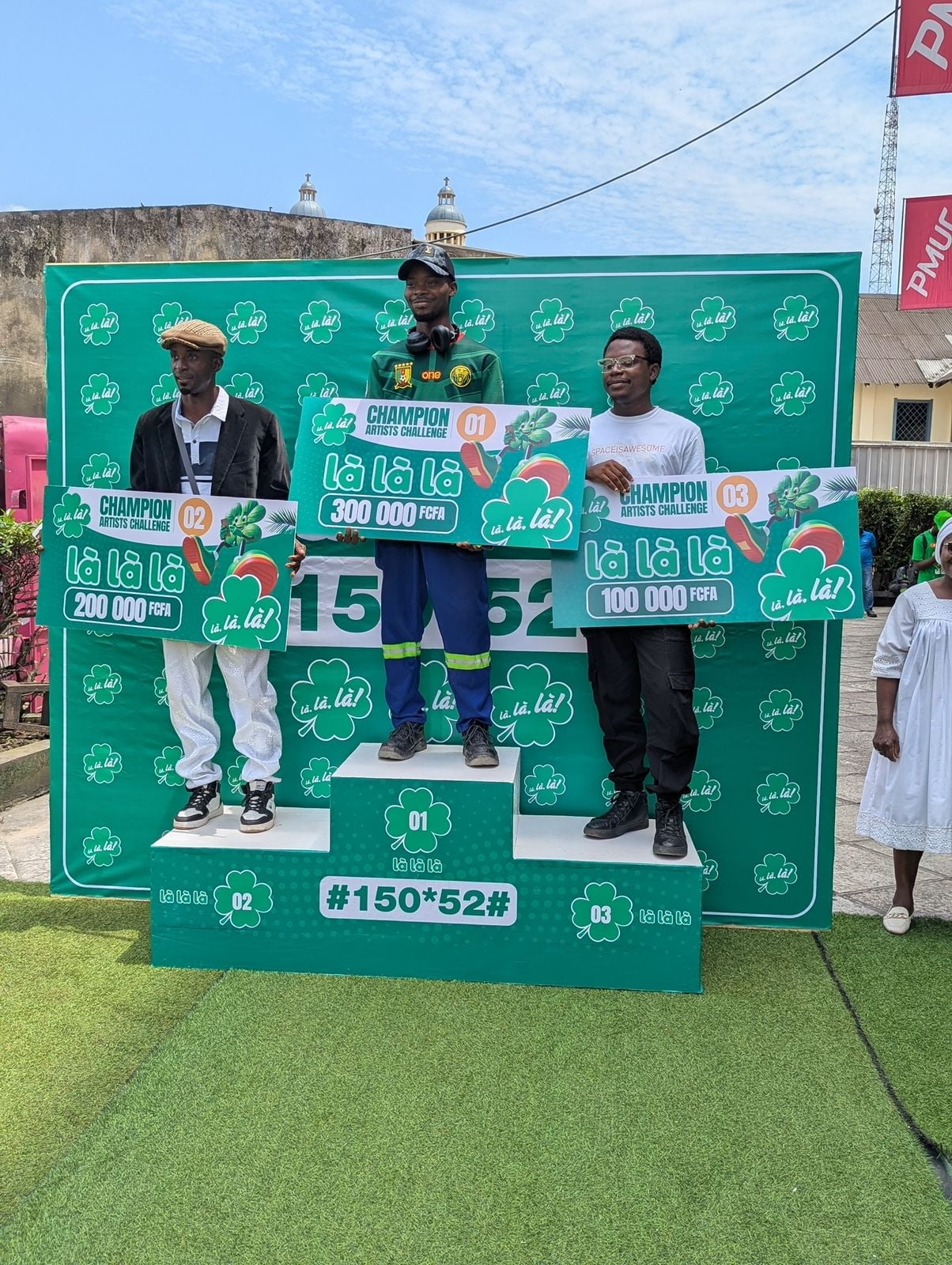 Les trois lauréats du Challenge Là Là Là sur le podium